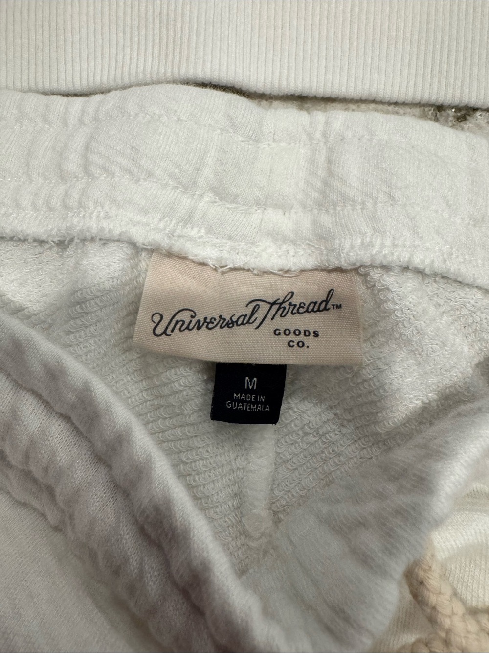 Universal Thread Cream V-Neck Sweater Top and shorts - Picture 6 of 6